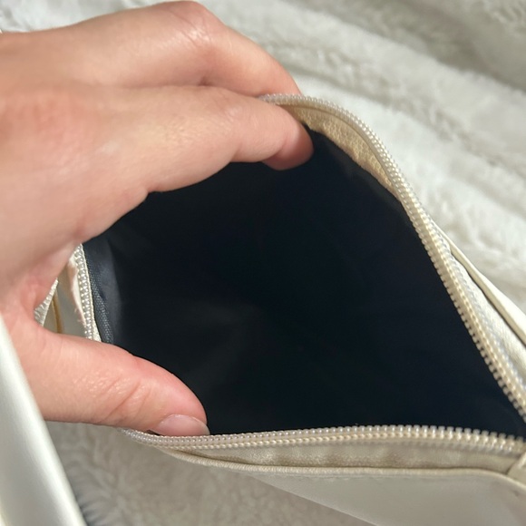 CREAM FAUX LEATHER SHOULDER BAG PURSE🤍 - Picture 3 of 3